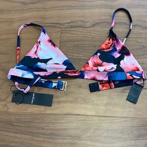 Vaya Island bikini triangle bikini top. Size small. Never worn